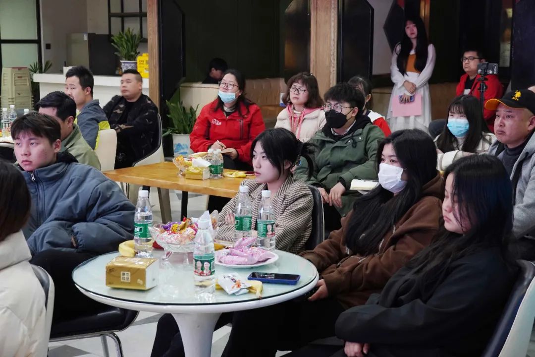 鲁班讲坛第七期 | 董卿先生分(fēn)享抖音运营与直播的基础知识 鲁班讲坛第七期 | 董卿先生分(fēn)享抖音运营与直播的基础知识